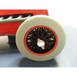 Voiture de collection Tintin, le Bolide rouge avec Milou Nº01 1/24 (2020)