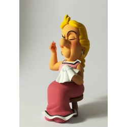 Figurine de collection Fariboles Astérix Bonemine en train de coudre BON (2017)