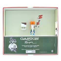 Figurine collection Pixi Gaston Lagaffe dormant dans l'essuie main 6587 (2019)