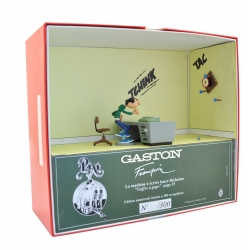 Collectible Figurine Pixi Gaston Lagaffe Typewriter launches darts 6588 (2019)